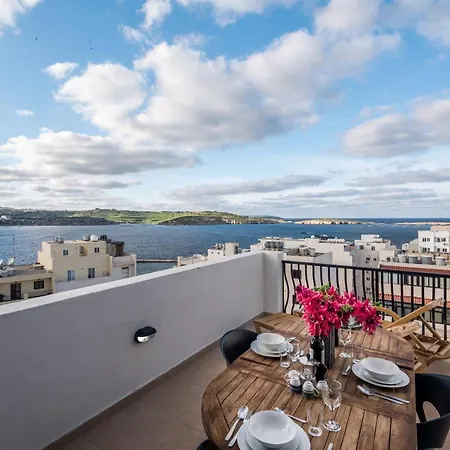 Getawaysmalta - Seashells Penthouse 12 With Terrace And Sea View In Bugibba *