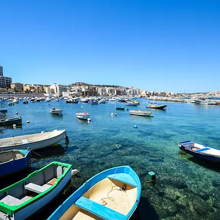 Getawaysmalta - Seashells Penthouse 12 With Terrace And Sea View In Bugibba Apartment *
